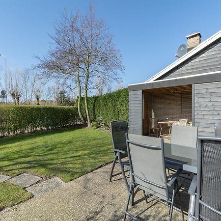 Exquisite Bungalow By The Sea Sint Maartensvlotbrug Экстерьер фото