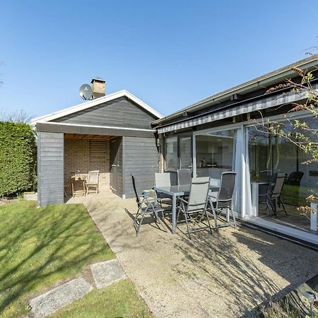 Exquisite Bungalow By The Sea Sint Maartensvlotbrug Экстерьер фото