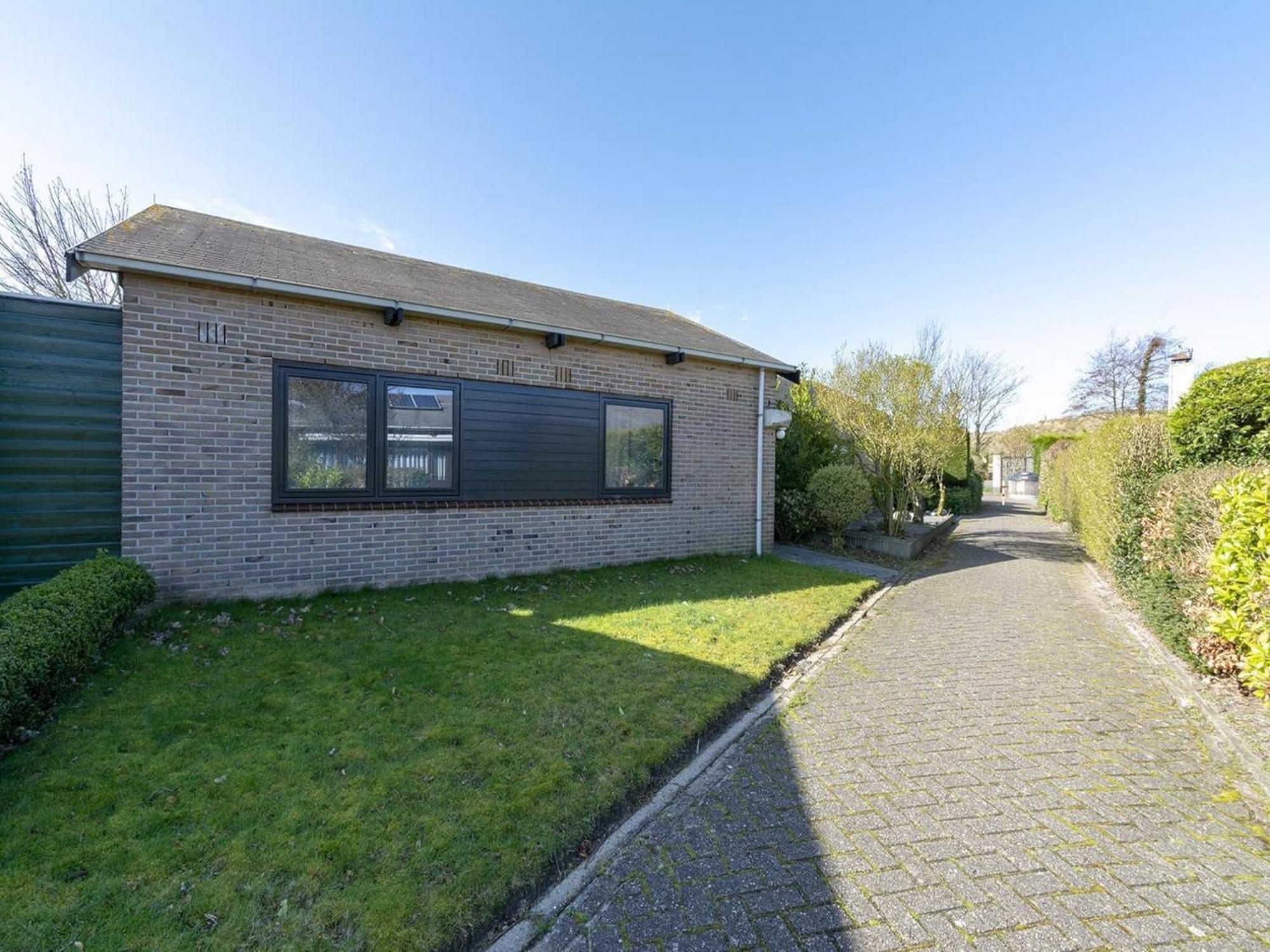 Exquisite Bungalow By The Sea Sint Maartensvlotbrug Экстерьер фото